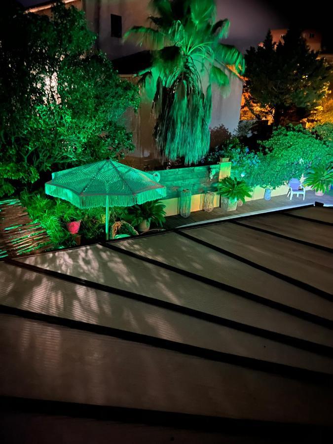 Chez Guy Bed & Breakfast Marseille Bagian luar foto